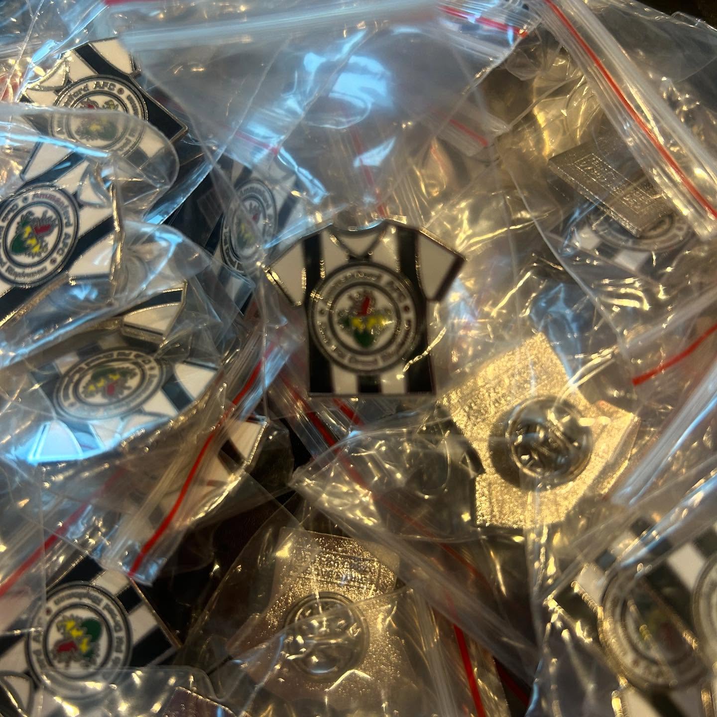Pin Badges - Kit